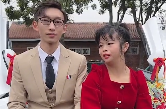 网红琼姐惨遭骗婚大嘴龅牙乞讨求生为何能嫁入豪门成百万网红