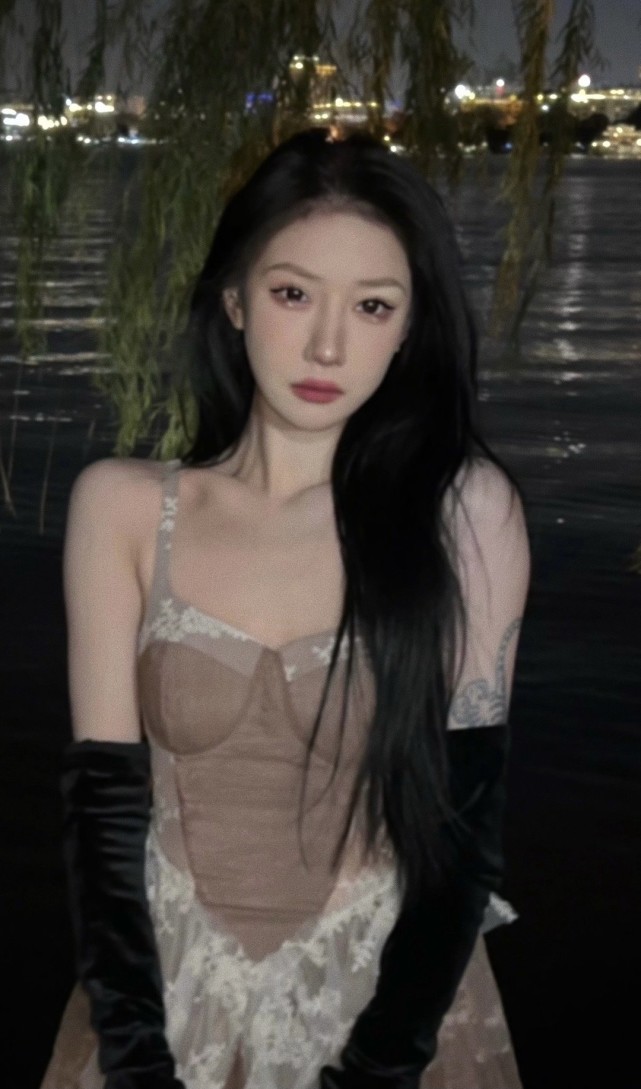 网红真有钱薛小婉晒生日红包约20万凡尔赛道都是人情世故要还的