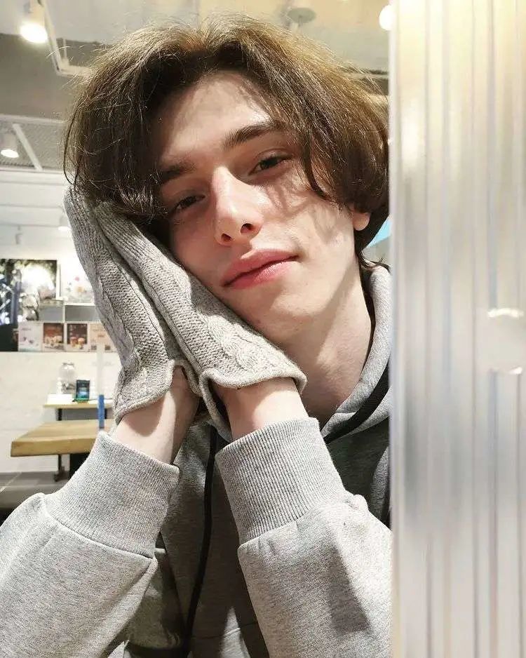 雕刻级别的五官?这些神颜男模也太绝了!_腾讯新闻