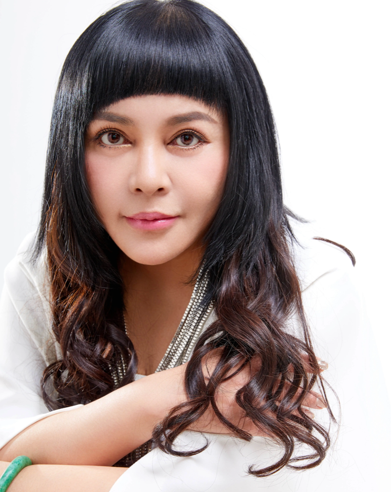 甜歌皇后千百惠自曝离婚当众人捂脸哭泣皱纹明显十分憔悴