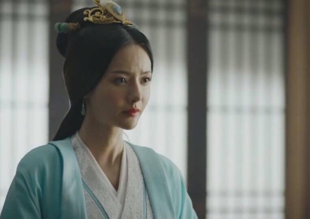 南康公主这时本来就被李氏的容貌惊呆了,从而由了怜爱之心.