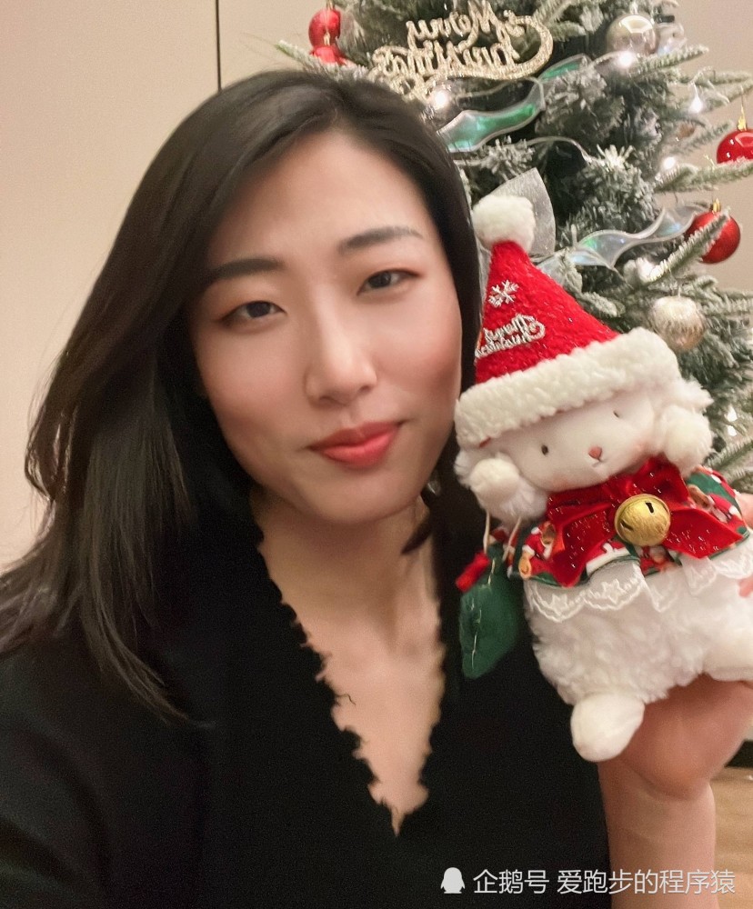 刘晏含发布第一视角走路霸气十足男主角不太自信