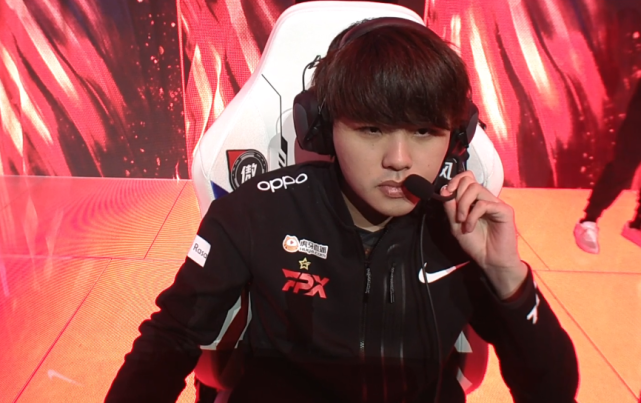 "gori像臭豆腐又臭又香",fpx轻取lgd豪取两连胜,lwx躺赢了小老虎才是