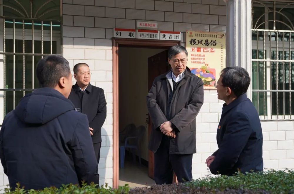 光澤縣,霍敏檢察長一行先後深入鸞鳳鄉雙門村,華橋鄉官屯村,崇仁鄉