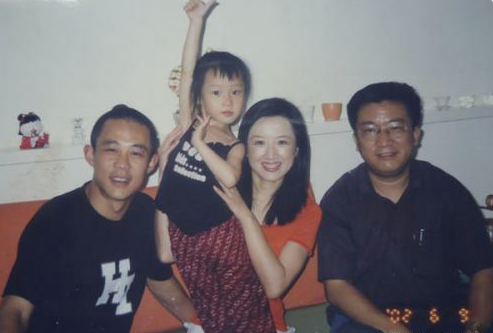 助前夫侯勇成国家一级演员,又逼他离婚,至今单身的沈蓉图什么?