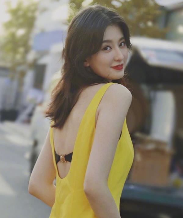 明明是同一个人出演演完乖乖女再演毒舌博主我愣是没认出来