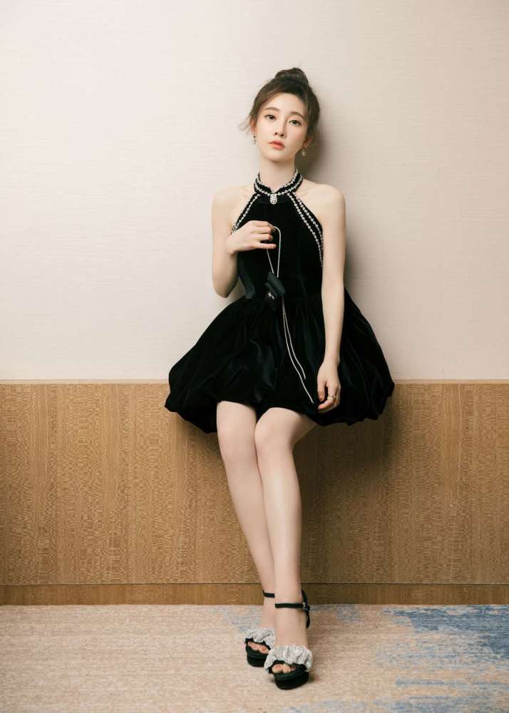 也希望冯提莫能在以后继续努力,给我们带来更多的精