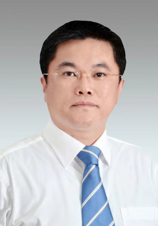 薛侃简历据公开资料显示,薛侃1972年出生,福建福清人,此前长期在福建