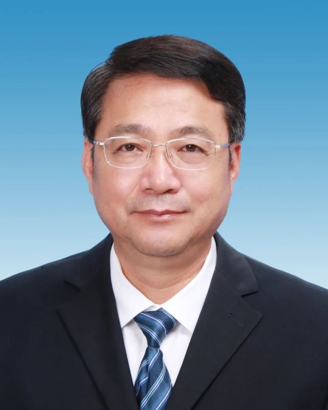 新一届海门区人大常委会主任简历