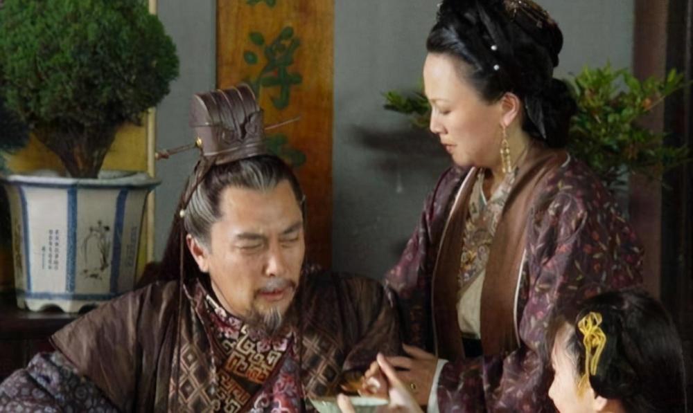 朱元璋赏赐的免死金牌有猫腻后面刻着四个字功臣因此无法免死