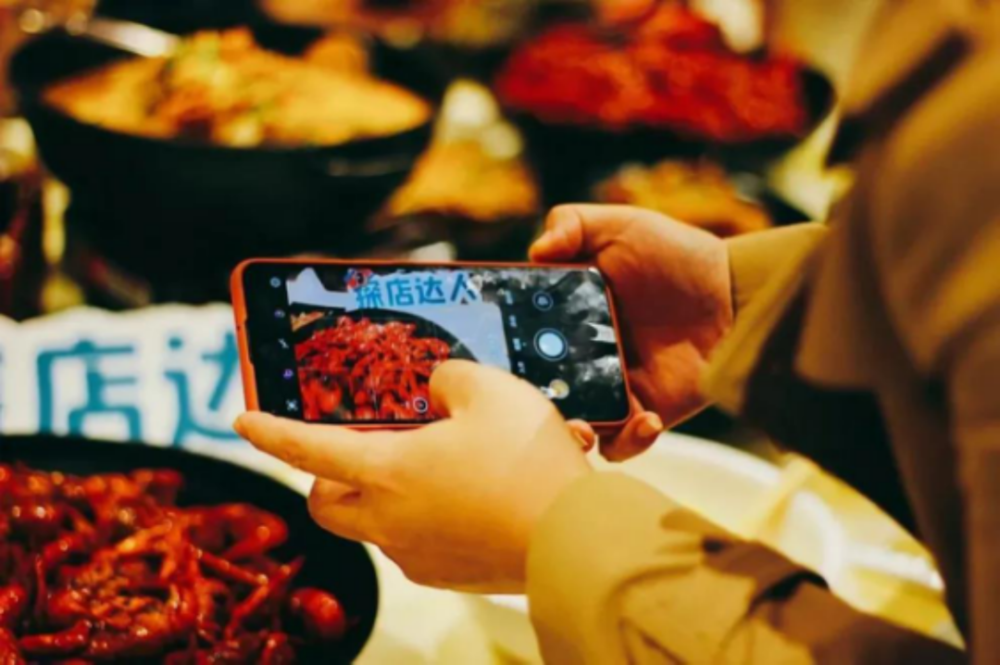 请网红探店花费要上万评价全靠给钱多少二马看天下第2789期