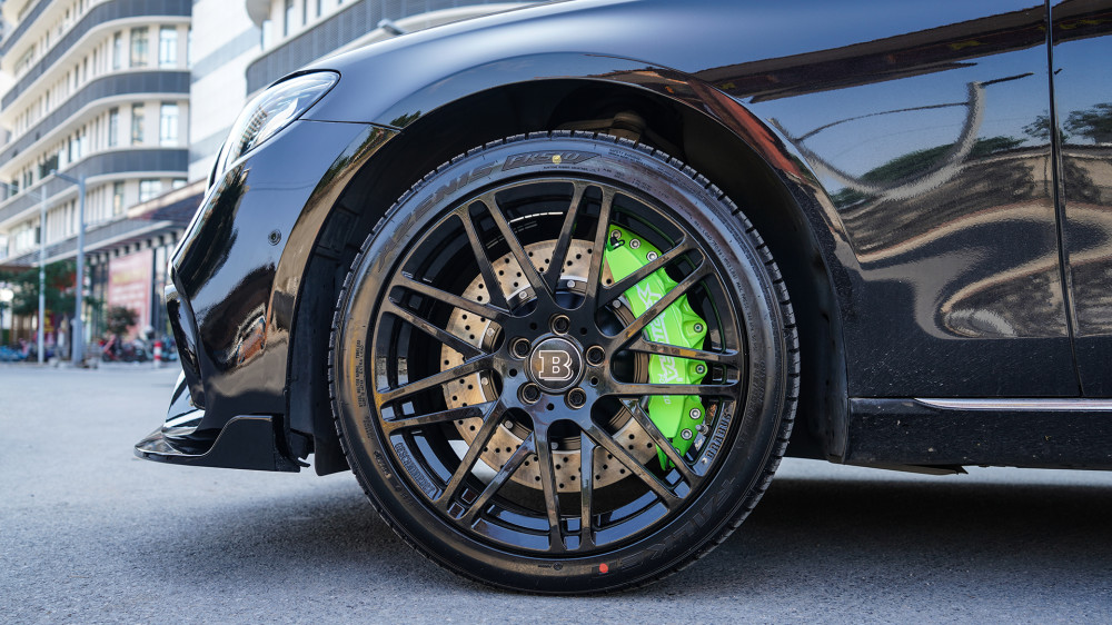 奔驰e300lw213改装升级rotora刹车