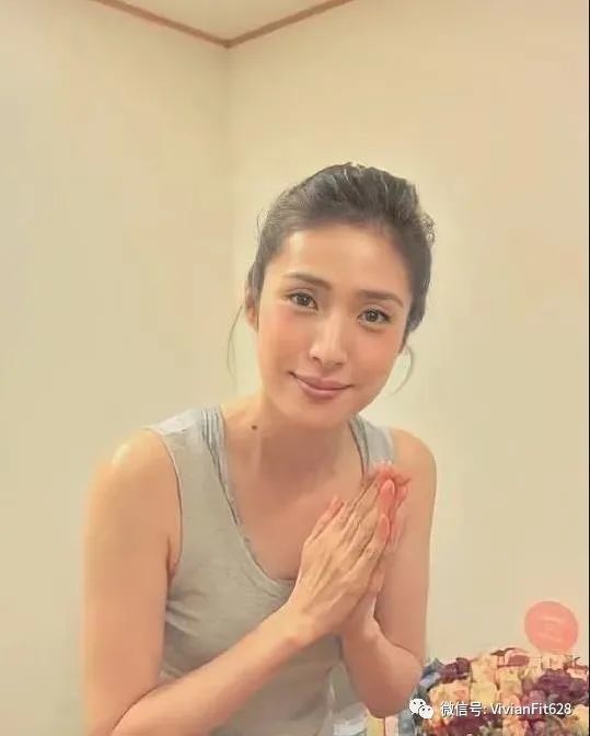 日剧女王天海佑希的状态绝了近55岁凭颜值依旧登上热搜好肌肤离不开