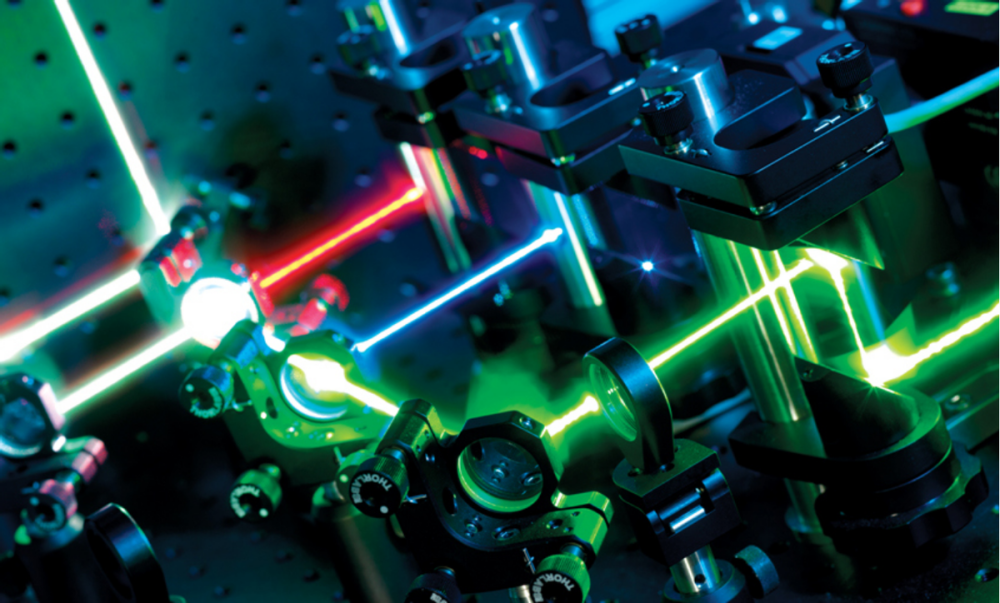 虽然kbbf是唯一能输出深紫外钱的非线性光学晶体,不过由于kbbf含有