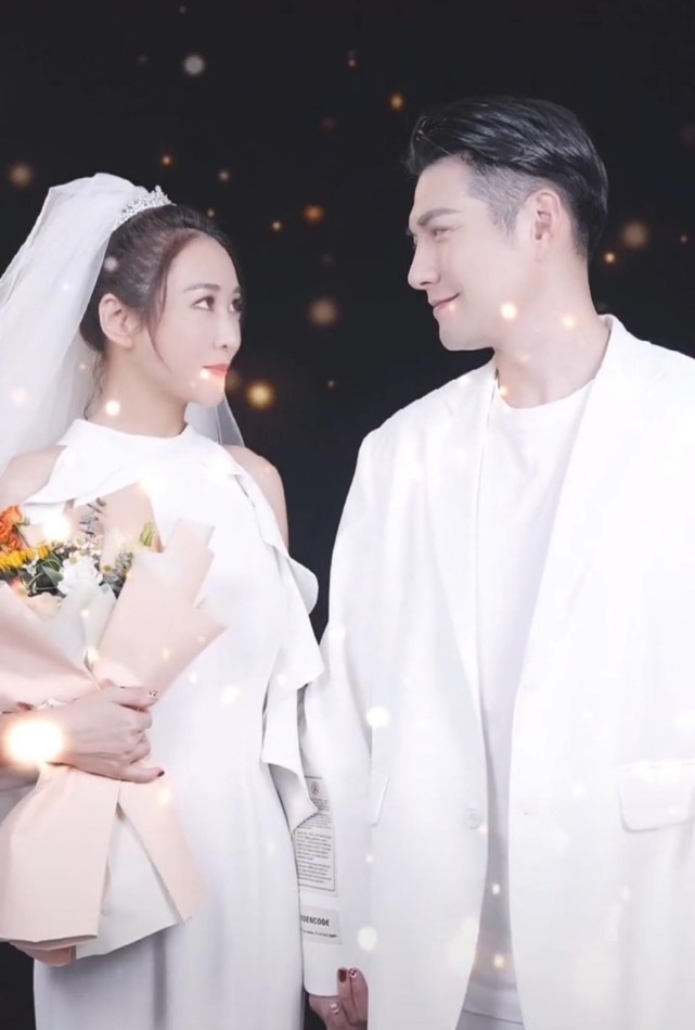 杜若溪结婚8年再穿婚纱,和严屹宽甜蜜对视,小腹微隆被疑怀二胎