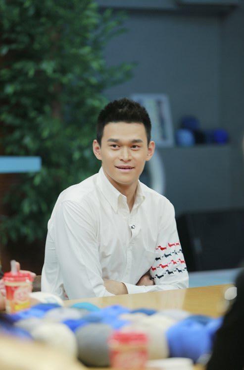 30岁孙杨近况曝光在三亚直播带货引围观因其身份遭质疑