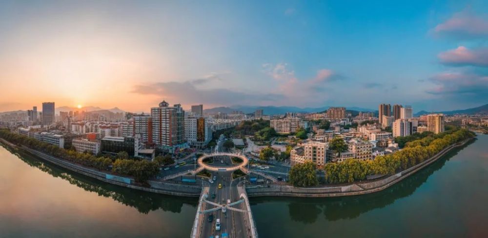 贯彻党代会精神,我们这么干丨新罗区委书记张锋:为谱写"福建篇章"贡献