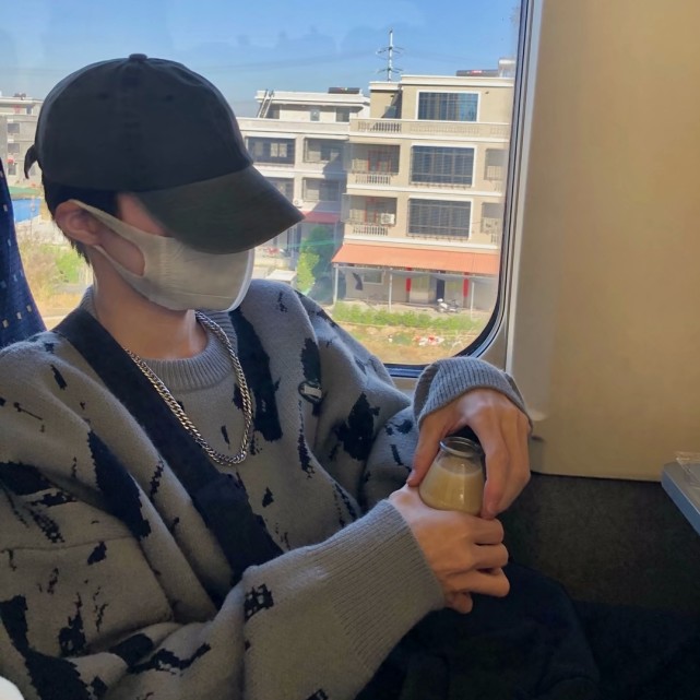 男头|你总要允许一些人 有安静的青春|头像