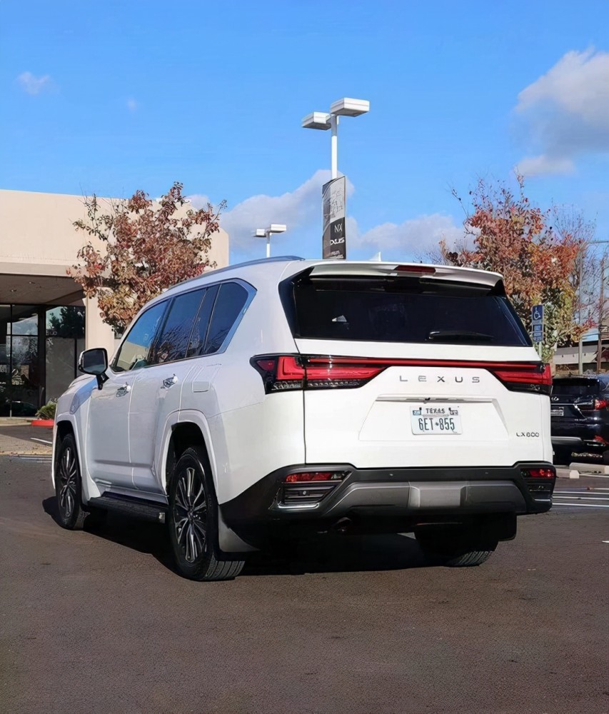 雷克萨斯"lx600"正式接受预定,今年4月交付,预售价格超200万_腾讯新闻