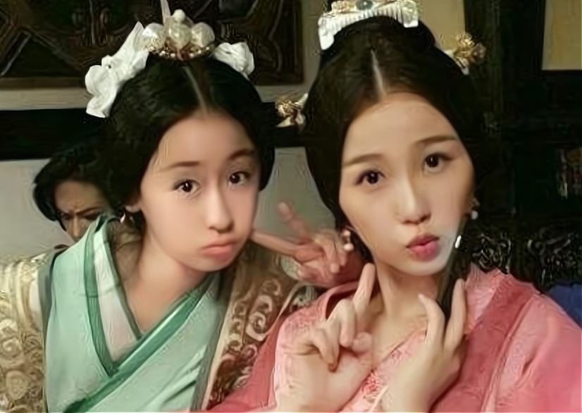 汉献帝退位后为何把2个女儿献给曹丕你看曹丕登基时说了句啥