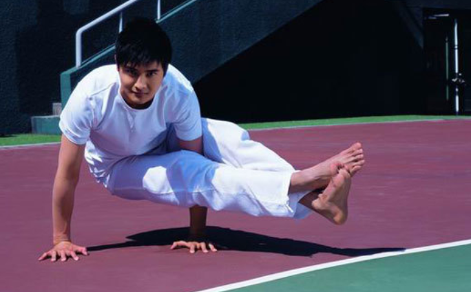 教练和自己心爱的女孩儿一起组建家庭,然而现实的发展却远超田亮的