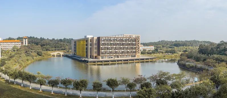 广东财经大学怎么去(千万别来广东财经大学)