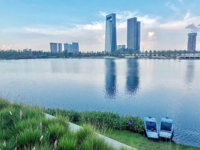 南天府公园位于天府新区绿色开放打造活力新空间专业训练为一体的综合