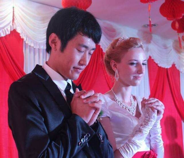 乌克兰美女嫁到中国,网友表示:长得再好看也不能要