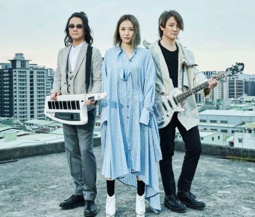 郁可唯和飞儿乐队新主唱韩睿合唱《我们的爱》,比起詹雯婷,差点插图10