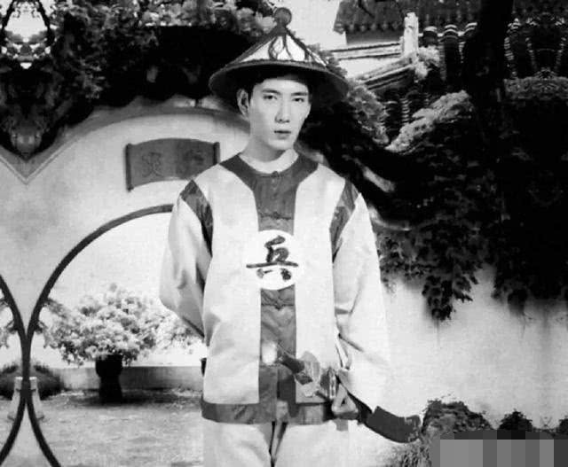 清朝士兵胸前的兵和勇有什么分别勇字见了兵字的脸都绿了