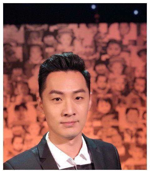 央视主持舒冬曾经的北大才子如今是观众心中的暖男主持人