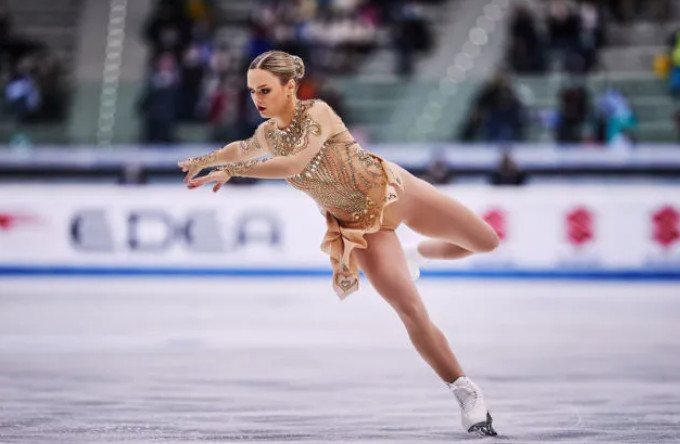 花滑欧锦赛俄罗斯三姝包揽领奖台 意组合冰舞憾负摘铜_腾讯新闻