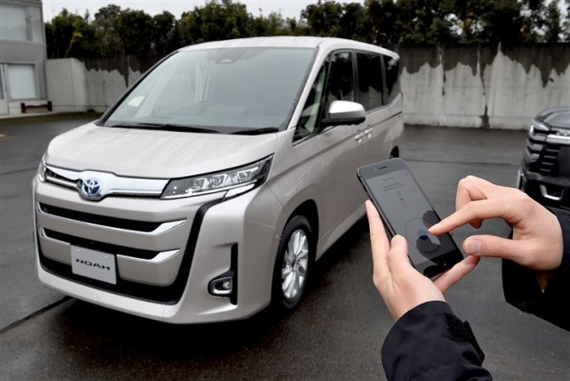 丰田mpv神车换代全新混动系统科技装备满点的noah与voxy来了