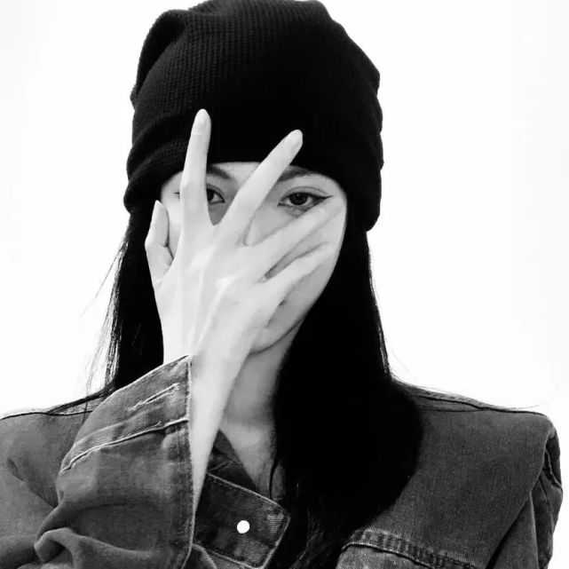 真人女头|黑白世界 冷淡无情