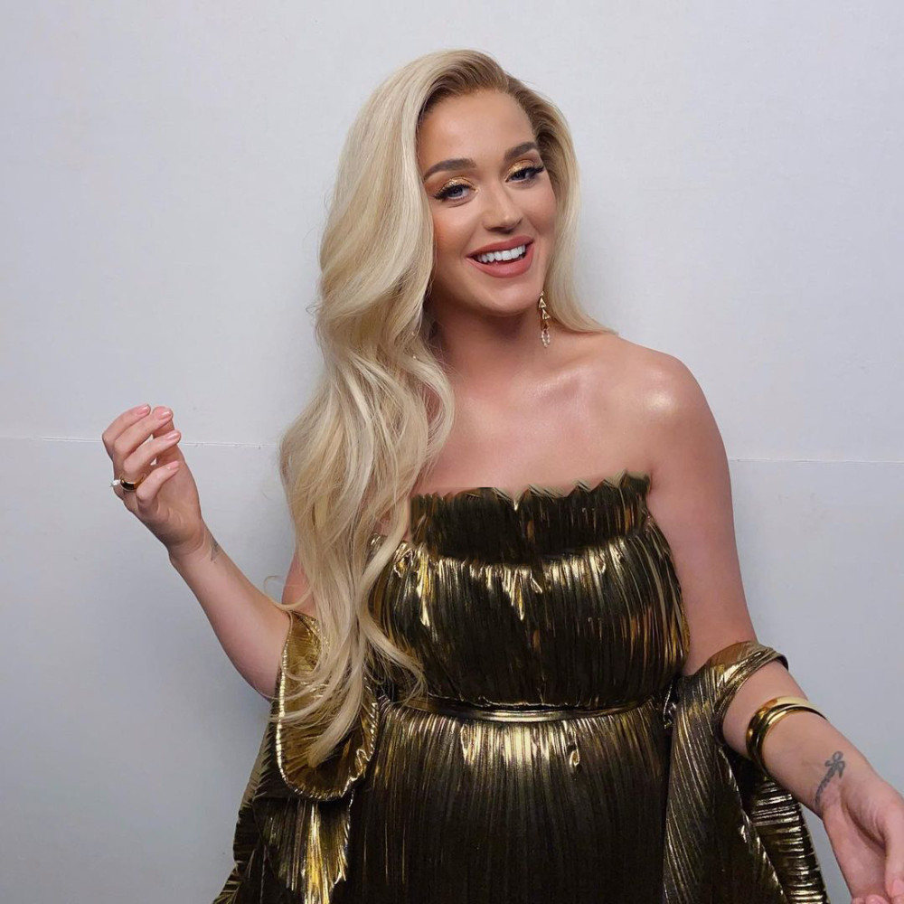 凯蒂佩里为奥兰多布鲁姆庆生二人恩爱有加即将举办婚礼