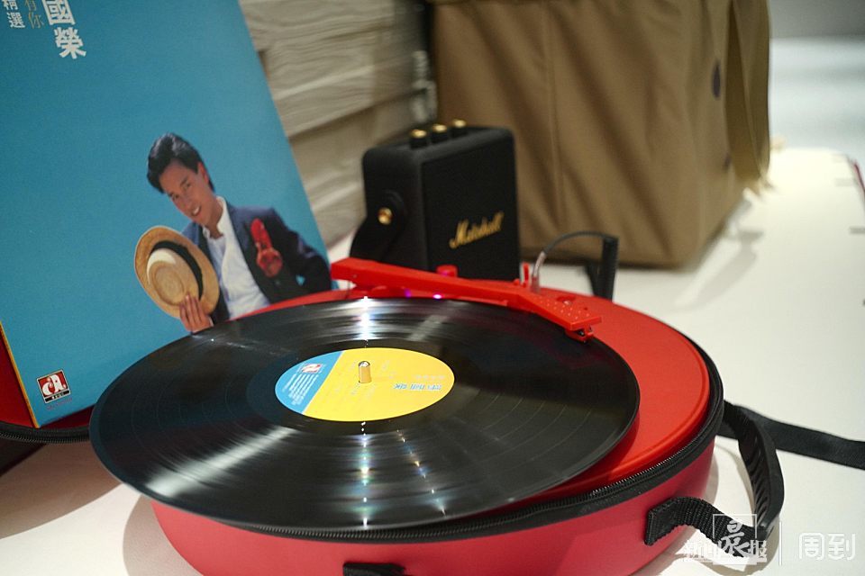 上海图书馆东馆乐听阅享黑胶发烧友听音乐淘唱片晨镜头