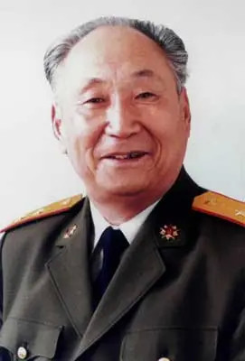 1955年全军大授衔产生1266位大校有几人后晋升为将军都是谁