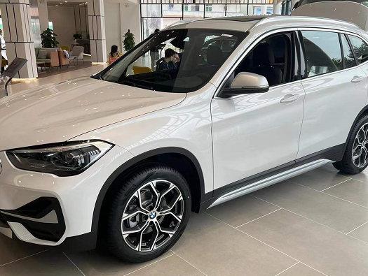 2022款宝马x1到店外观豪华大气配置升级20t动力输出强劲