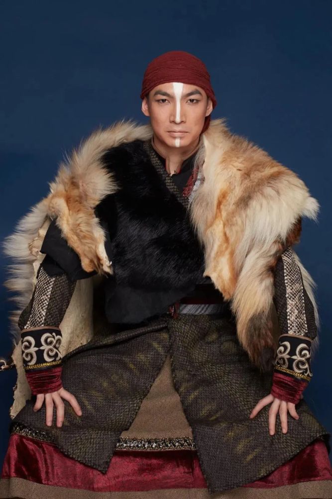 集团民族歌舞剧院/主要演员内蒙古舞蹈家协会会员舞剧《驼道》饰演