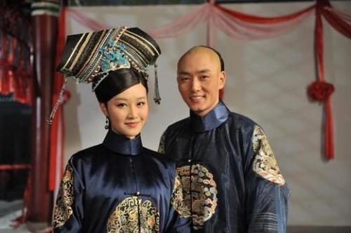 据史料记载,果亲王允礼一共有两位福晋,嫡福晋是果毅公阿灵阿之女