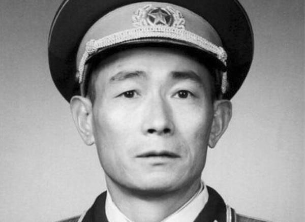 坚决要救180师韦杰不同意副军长把我脑袋交上去