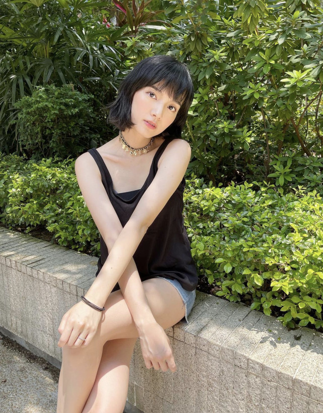 32岁女星陈嘉宝已生三胎,小女儿比预产期晚半月出生,曾宣布封肚