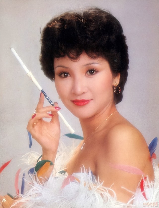 谢霆锋爆料母亲狄波拉是孤儿,童年时所遭的悲惨经历,不是一般人能承受