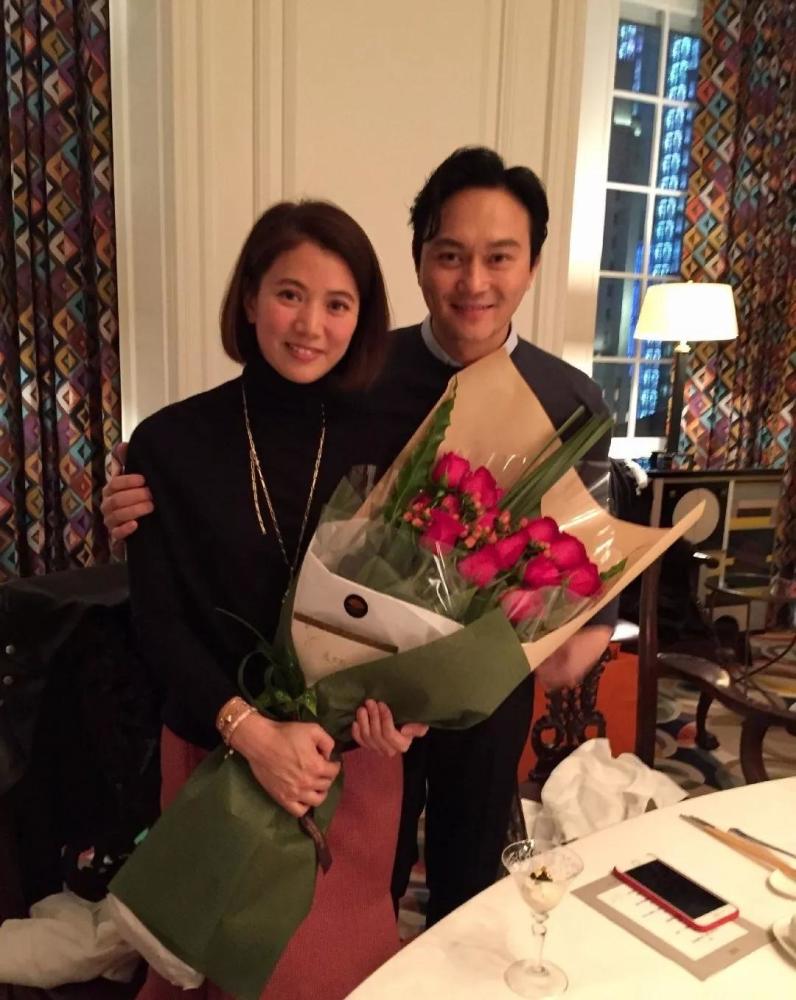 51岁袁咏仪在深圳做义工打扮朴素太接地气惹网友怒赞