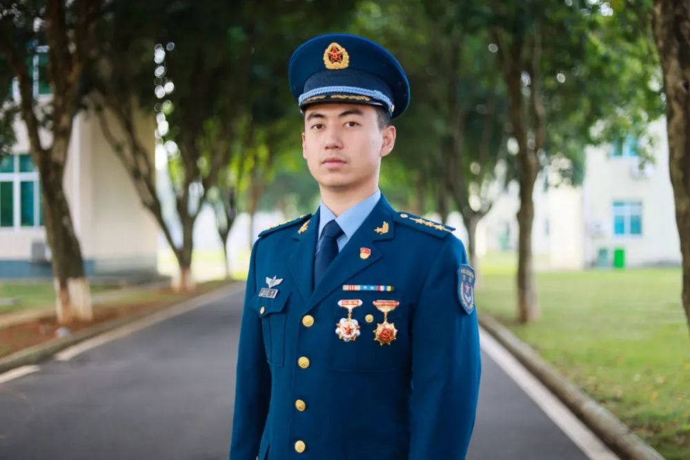 小编访谈室|开栏首访,与"南疆追梦人""95后"飞行