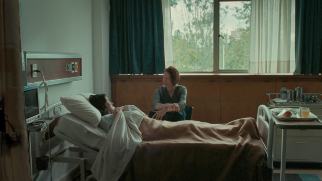 女主角杰西卡为了看望患病的姐姐,来到波哥大,没想到姐姐却在病房向她