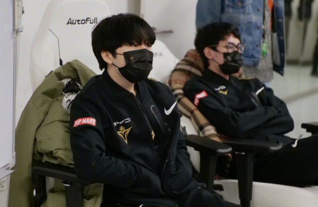 tes上当了v5击败we获得开门红卡萨道出获胜内幕rookie赛后采访让ig