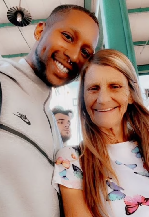 61岁奶奶嫁给24岁小伙,生活和谐努力造人,年龄果然不是问题