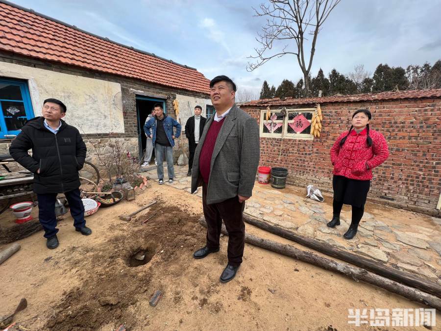 "山杨大叔"团队部分成员"最近我们其实已经在做尝试了,不管是拍摄服装