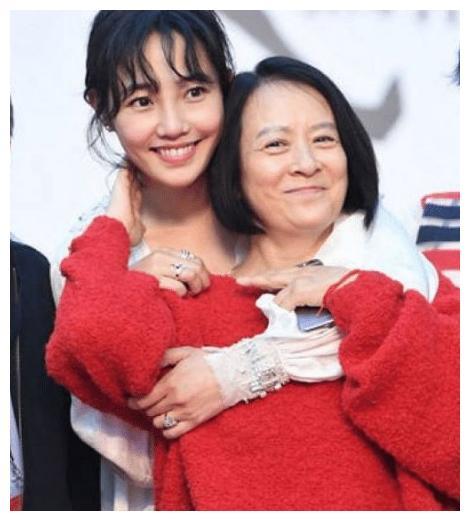 王京花揣800块入行结婚几十年无绯闻今影帝儿子成她骄傲